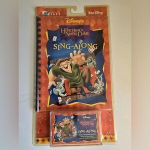 Disney’s The Hunchback Of Notre Dame Sing-Along Book With Cassette new sealed